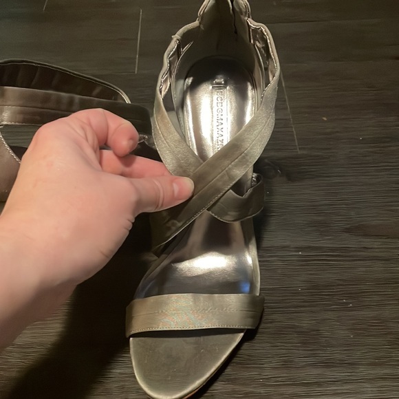 BCBG Pewter High Platform Heels 10M NWOT - Picture 2 of 12
